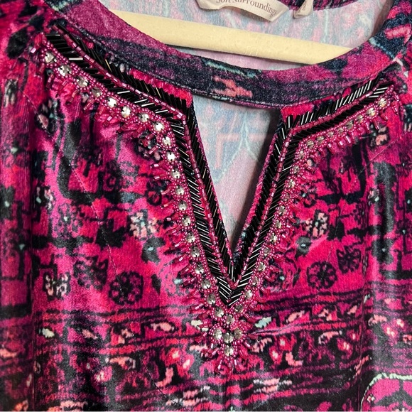SOFT SURROUNDINGS Ottoman Velvet Blouse. Size Medium - Picture 6 of 10
